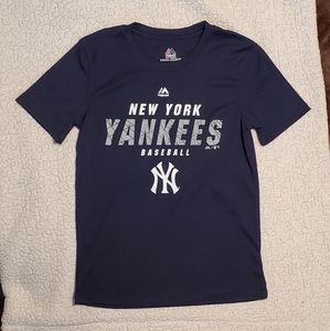 NY Yankees Youth Athletic T-shirt M 10-12